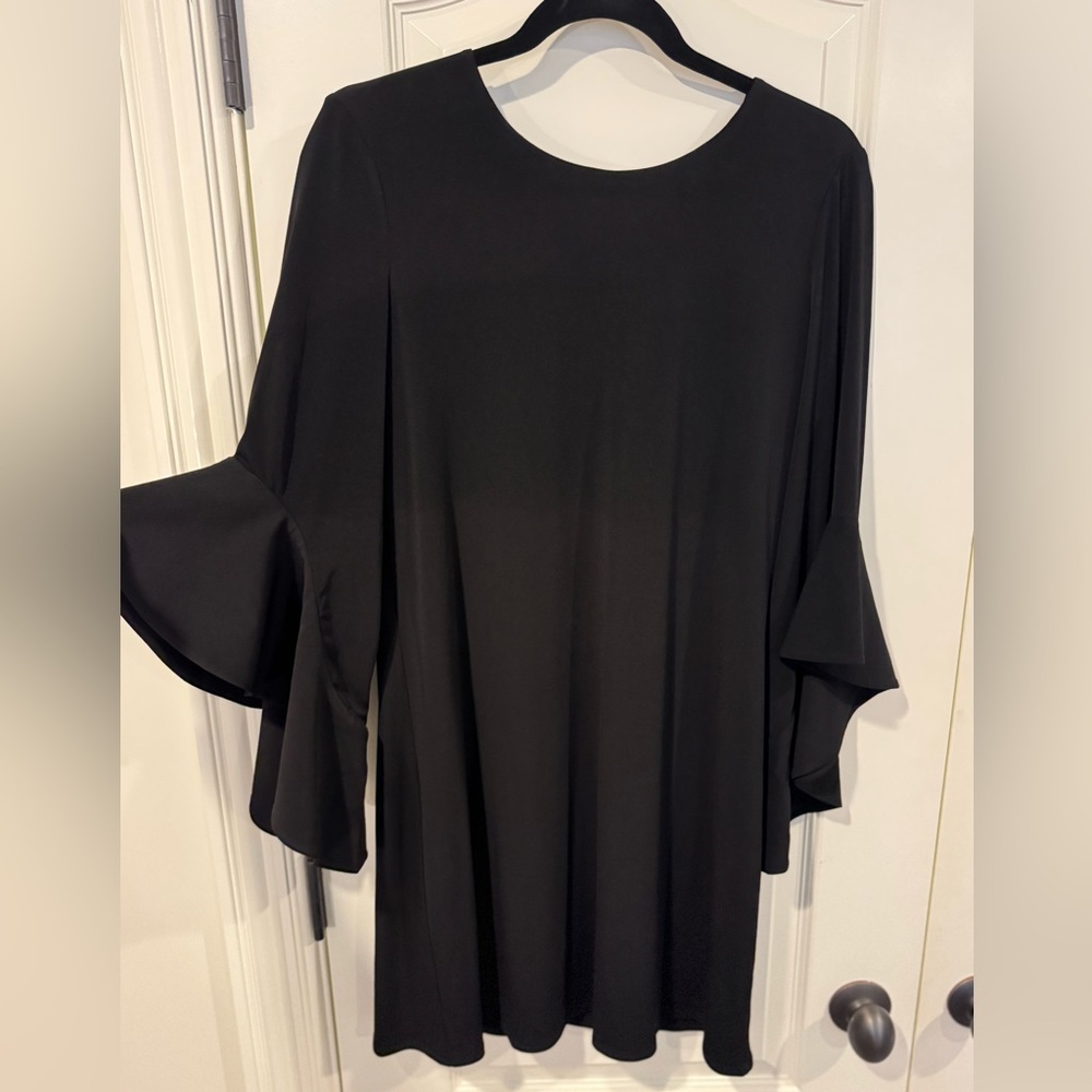 Laundry By Shelli Segal Elegant Black Dress S with fluted sleeves